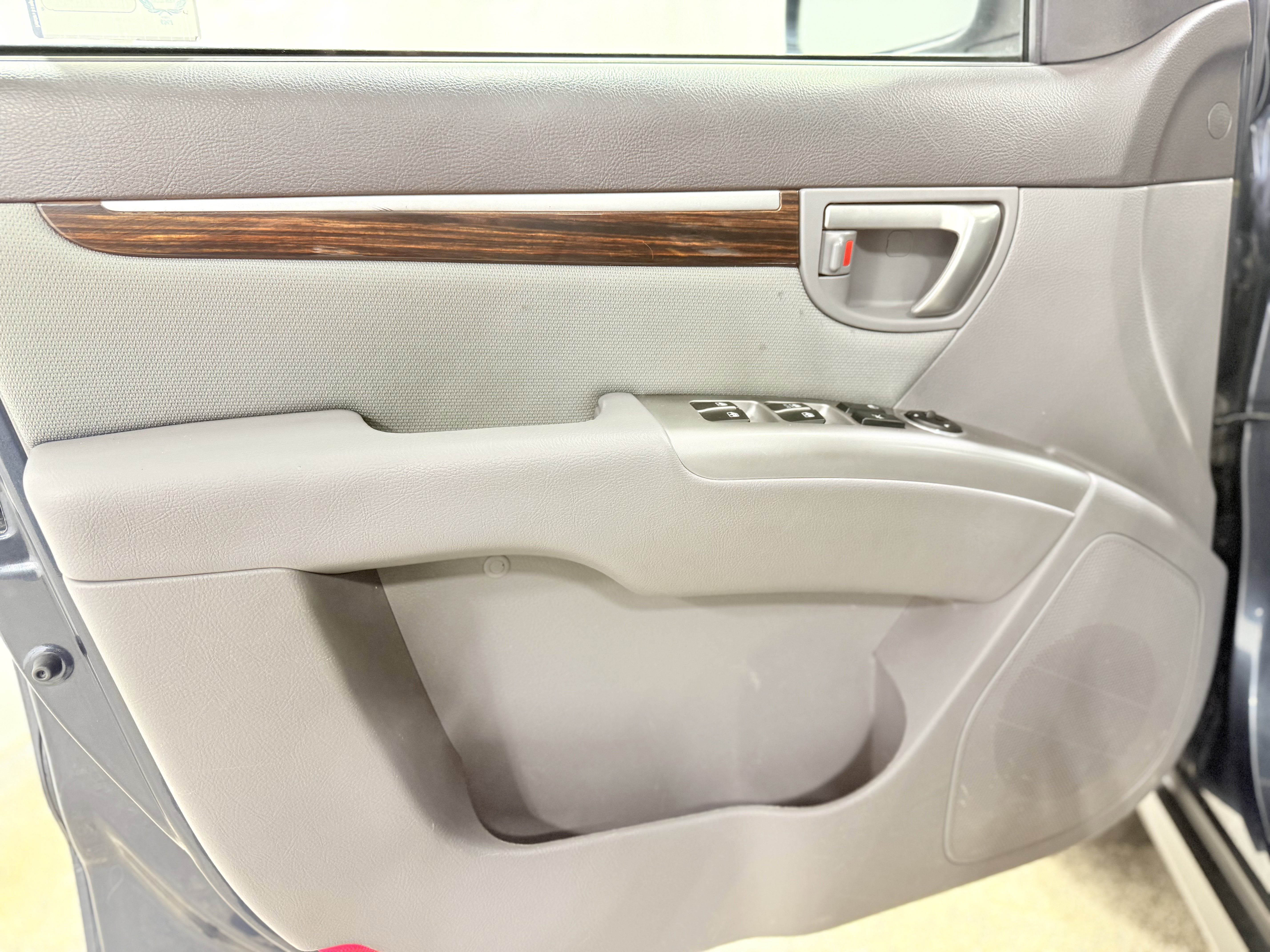 Used 2012 Hyundai Santa Fe GLS image 12