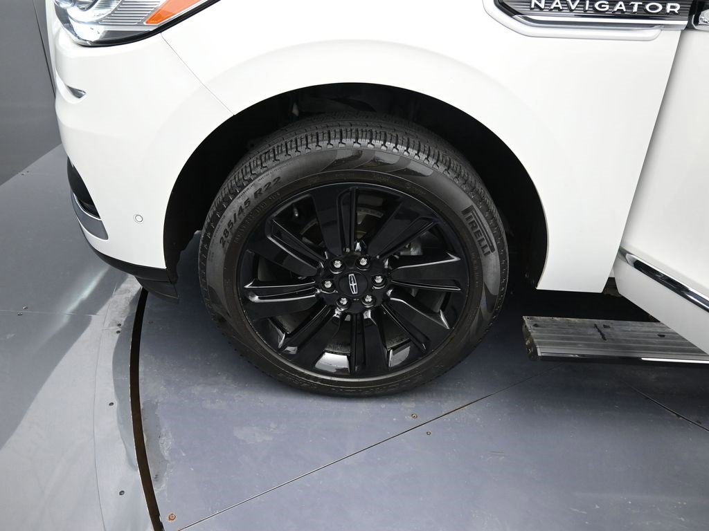 Used 2024 Lincoln Navigator L Black Label image 22