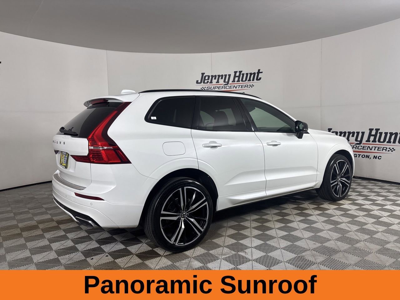 Used 2020 Volvo XC60 T5 R-Design AWD/4WD image 6