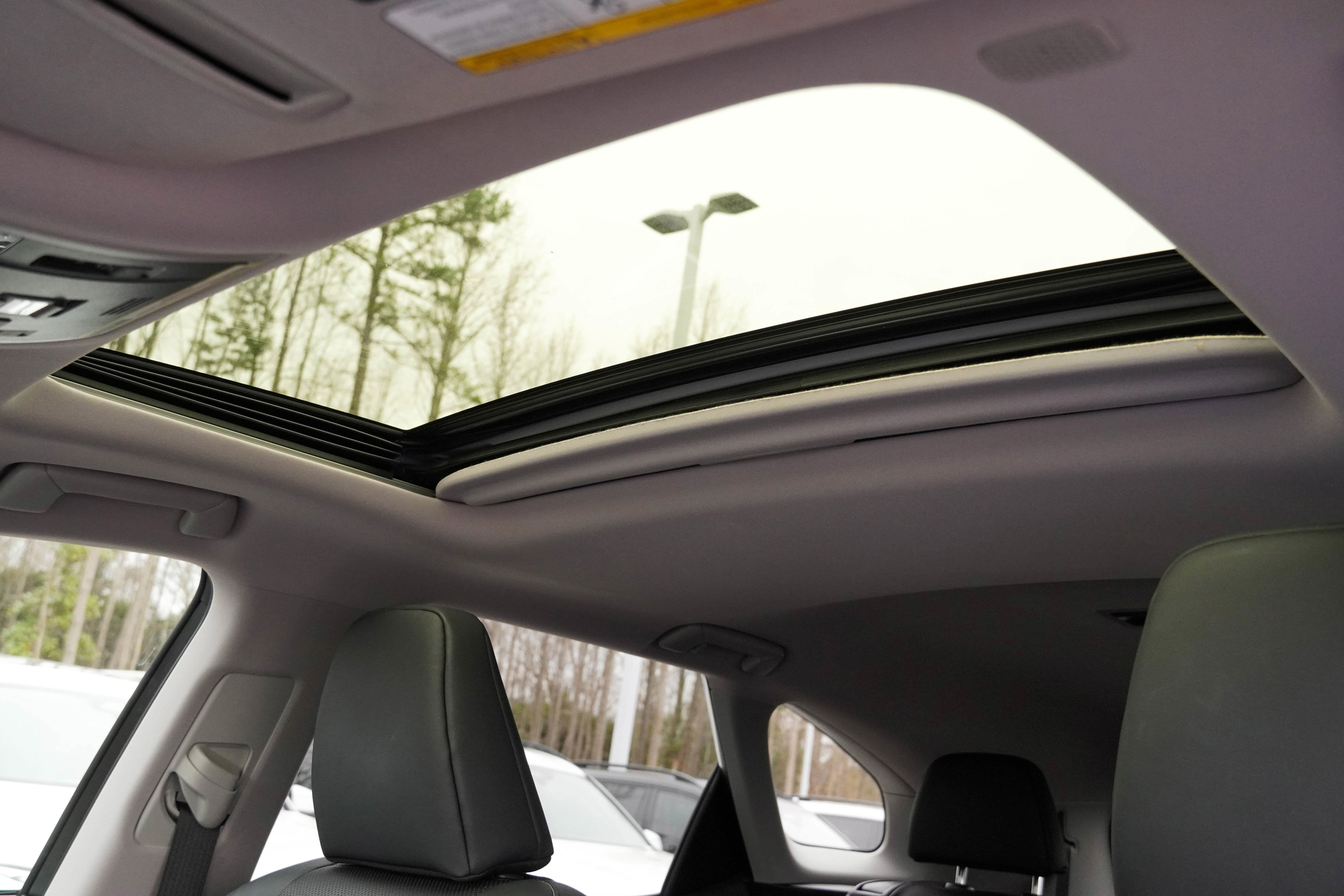 Used 2022 Lexus RX 350L 350L w/ Premium Package image 14