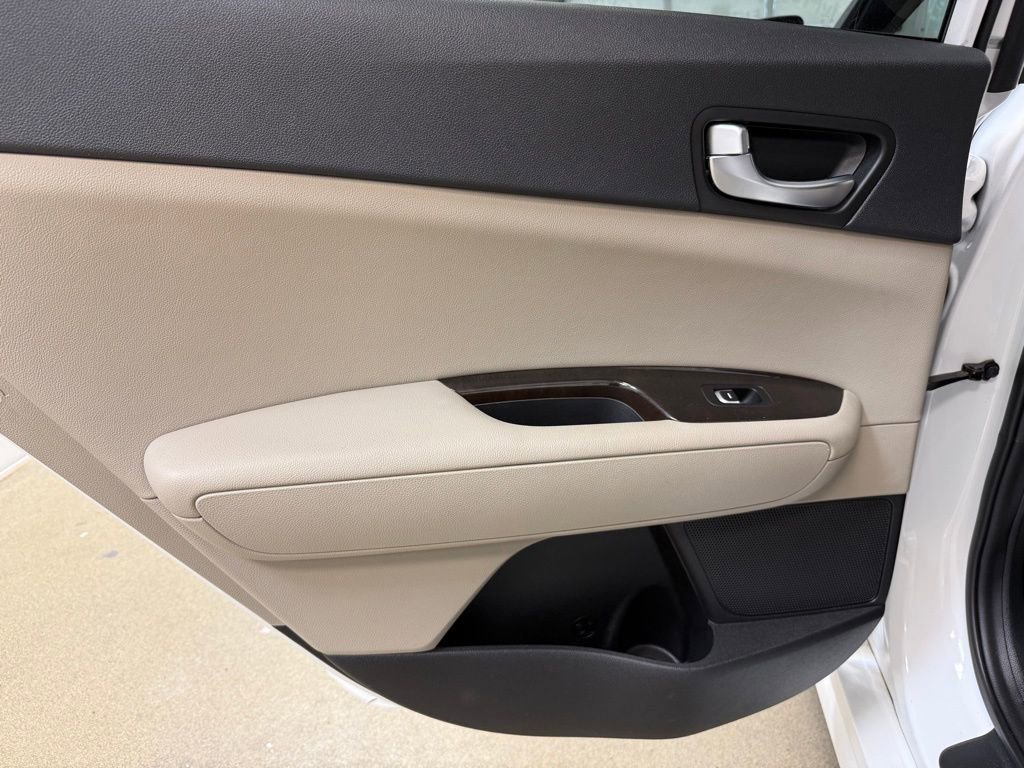 Used 2017 Kia Optima EX w/ Premium Package image 24