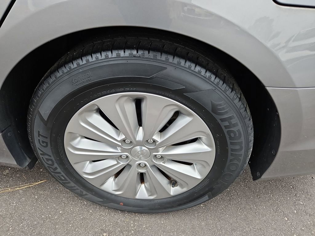 Used 2017 Hyundai Sonata SE image 28