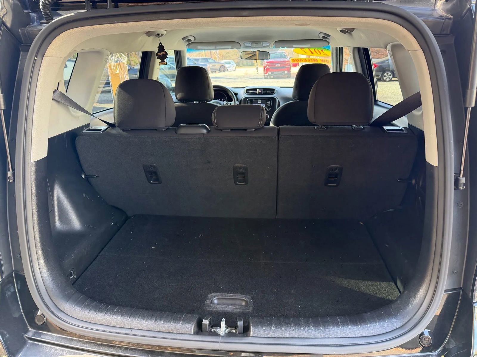 Used 2017 Kia Soul EV w/ Convenience Package image 16