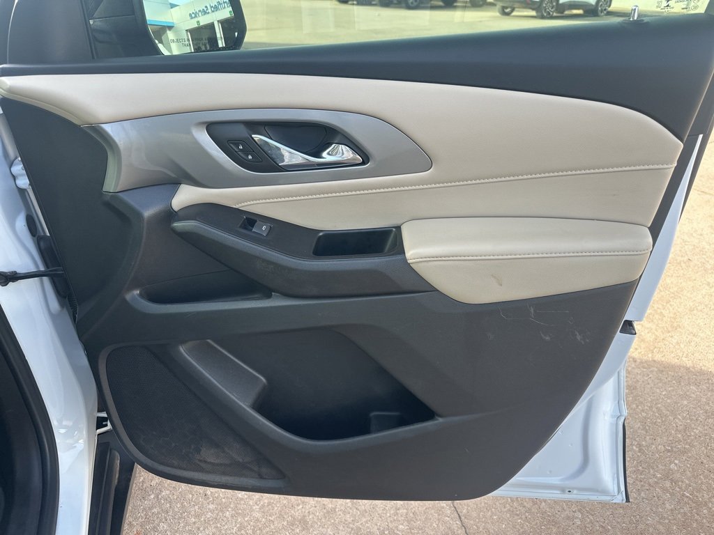 Used 2022 Chevrolet Traverse LS w/ Midnight/Sport Edition image 19