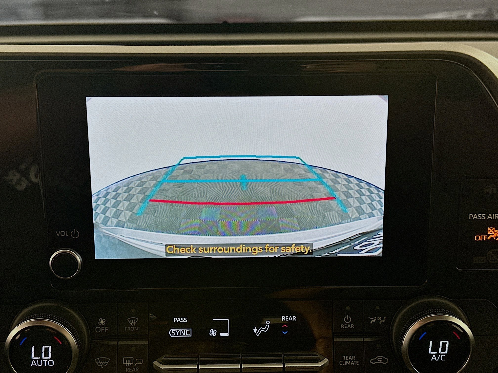 Used 2024 Toyota Highlander LE image 22