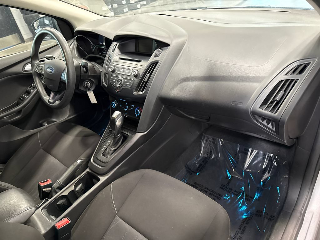 Used 2015 Ford Focus SE FWD image 15