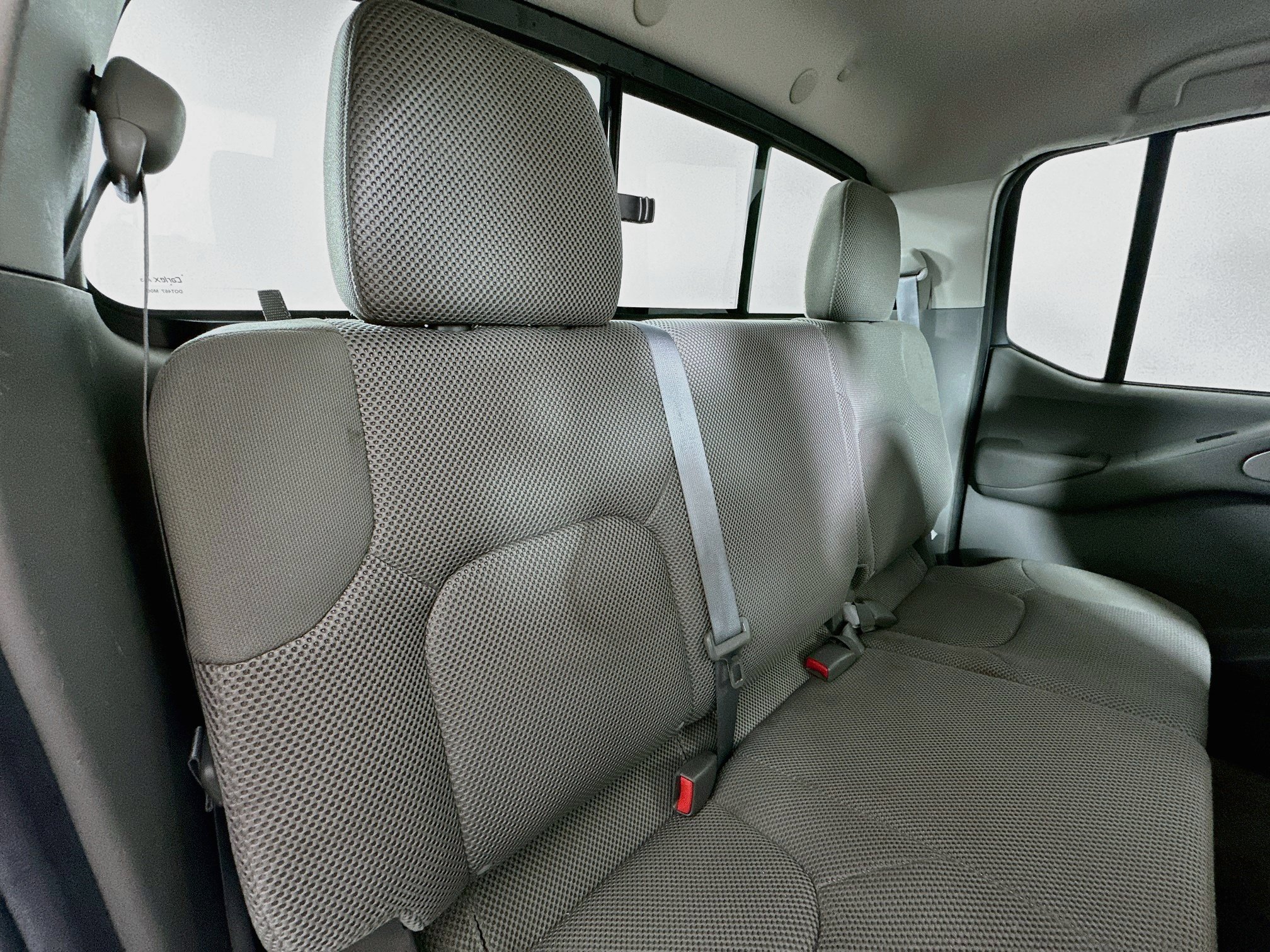 Used 2015 Nissan Frontier SV AWD/4WD image 23