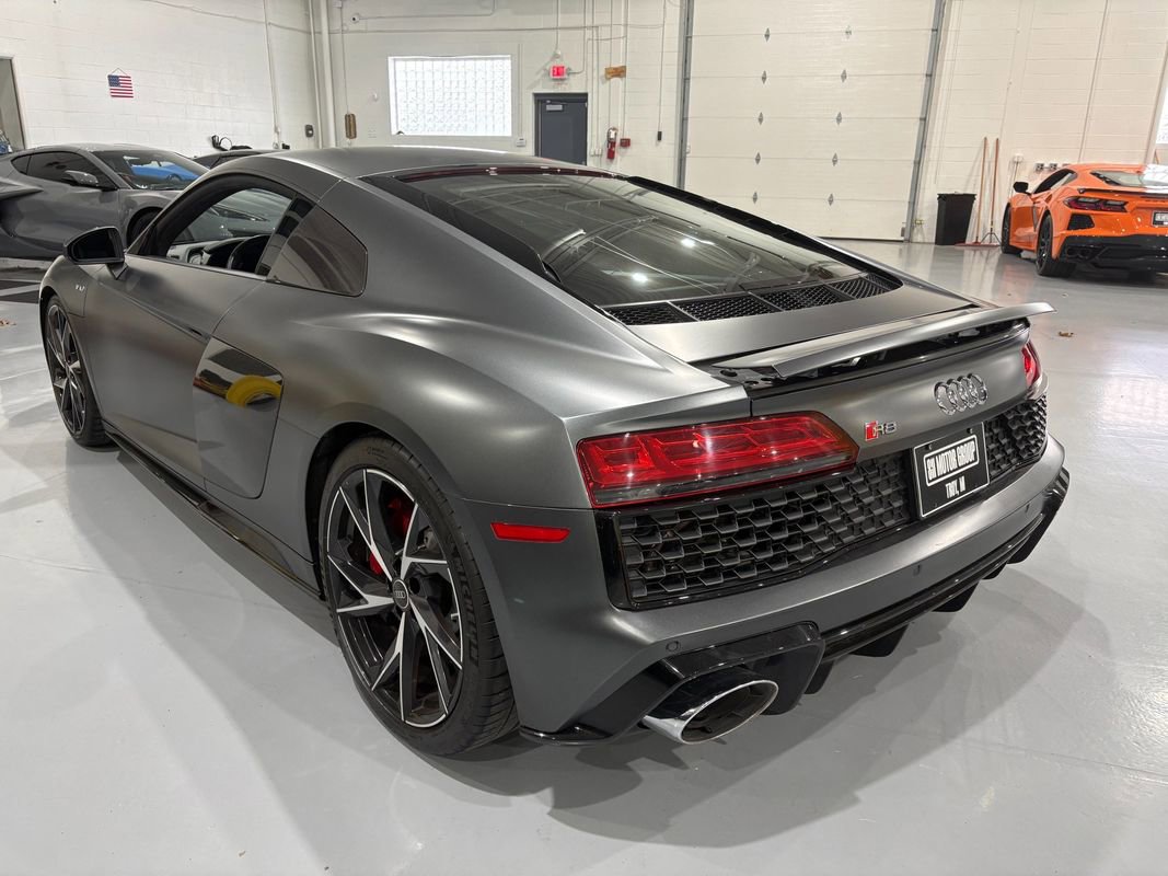 Used 2021 Audi R8 V10 w/ Premium Package image 5