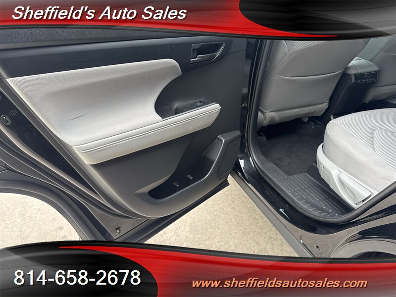 Used 2020 Toyota Highlander L AWD/4WD image 33