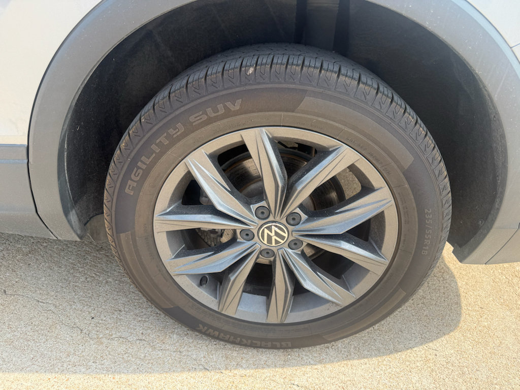 Used 2023 Volkswagen Tiguan SE FWD image 13
