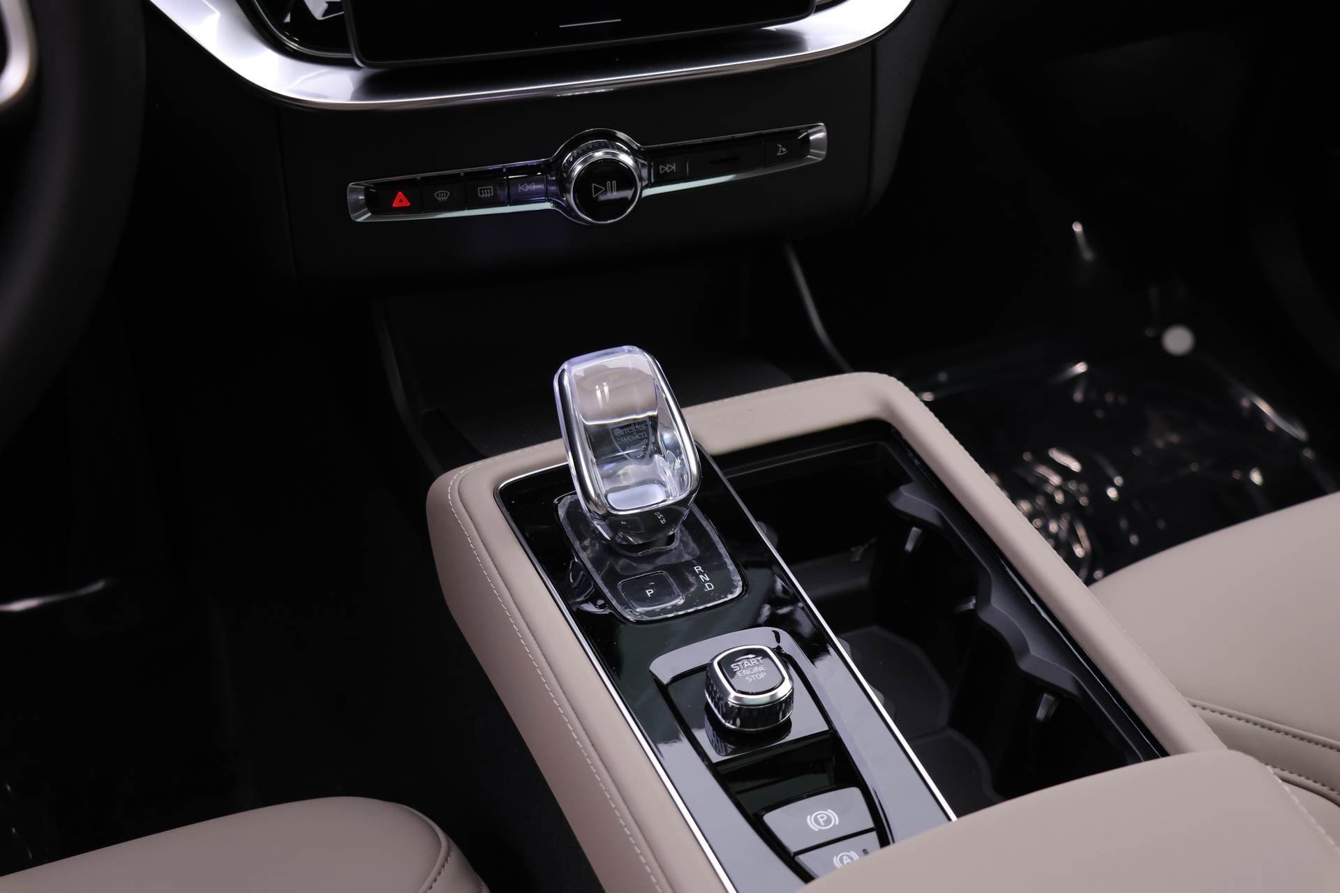 New 2026 Volvo XC90 B6 Plus w/ Protection Package Premier image 12