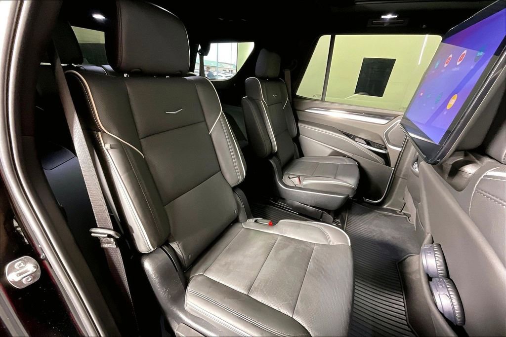Used 2025 Cadillac Escalade Sport AWD/4WD image 38