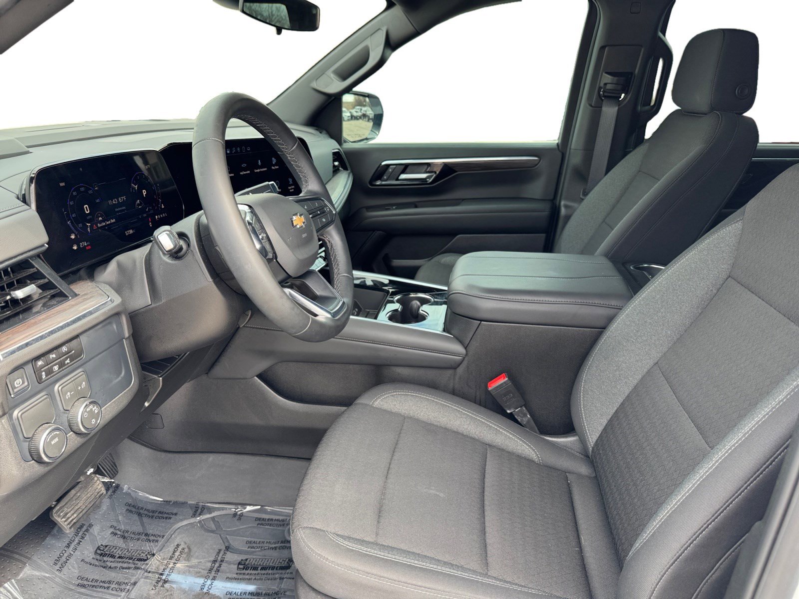 Used 2025 Chevrolet Suburban LS image 9