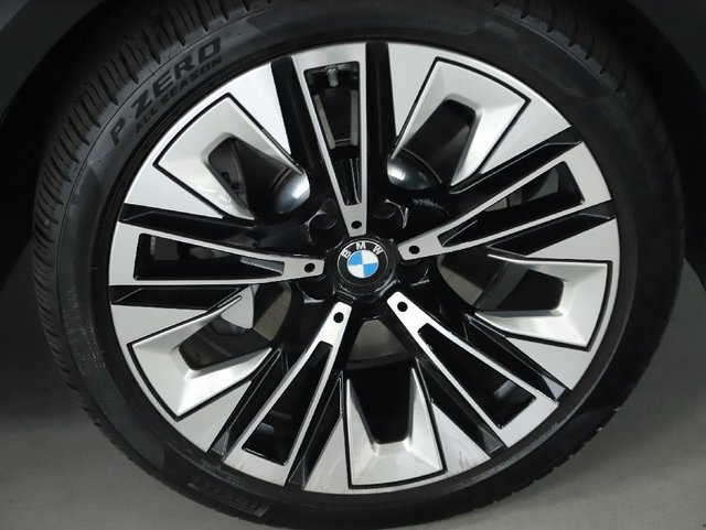 Certified 2025 BMW 530i xDrive w/ Premium Package image 10