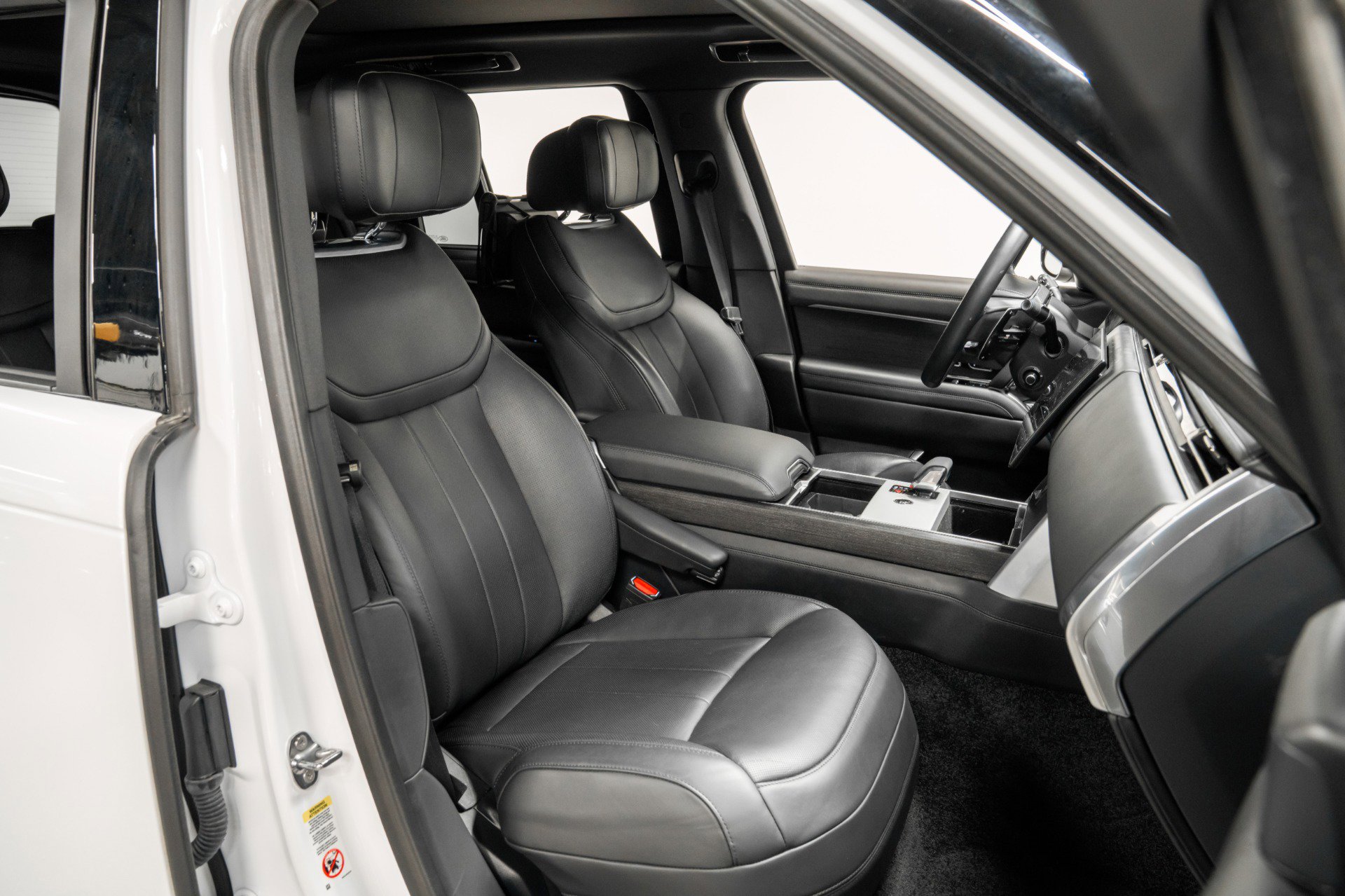 Used 2024 Land Rover Range Rover Autobiography image 24