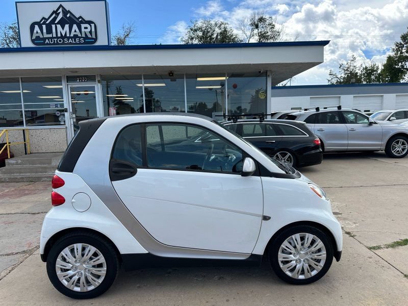 Used 2012 smart fortwo pure RWD image 8