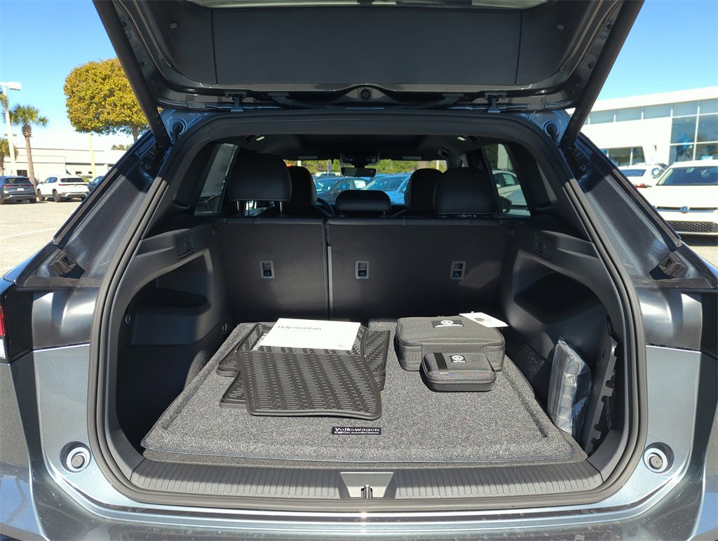 New 2026 Volkswagen Tiguan SE R-Line image 19