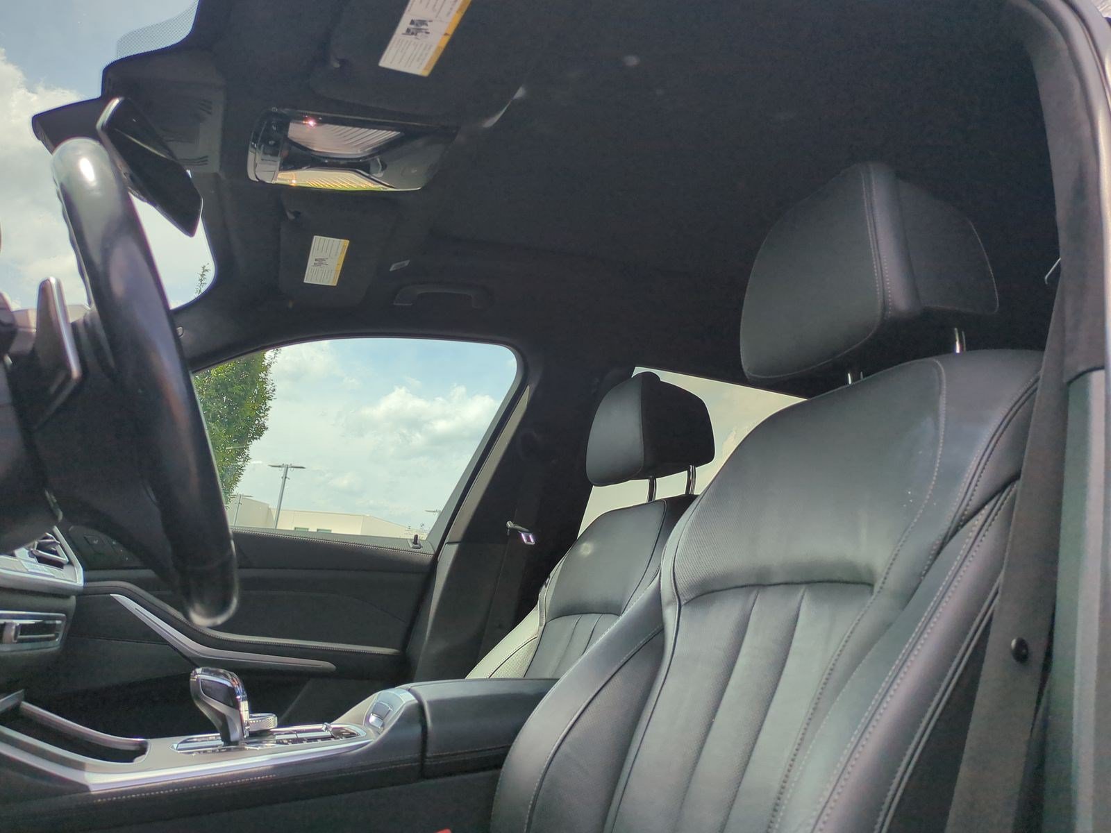 Used 2021 BMW X7 xDrive40i w/ M Sport Package AWD/4WD image 16