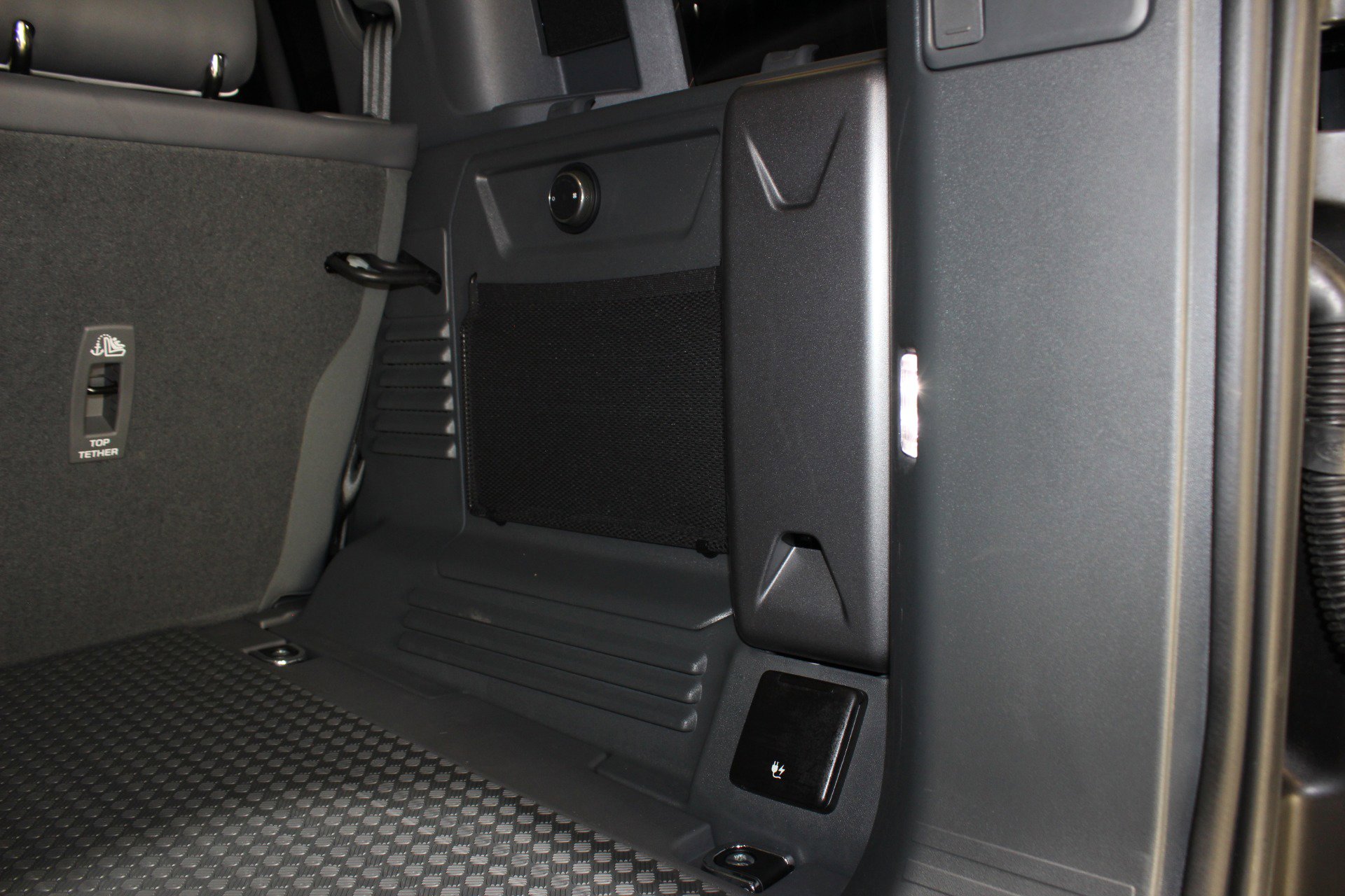 Used 2026 Land Rover Defender 110 image 88