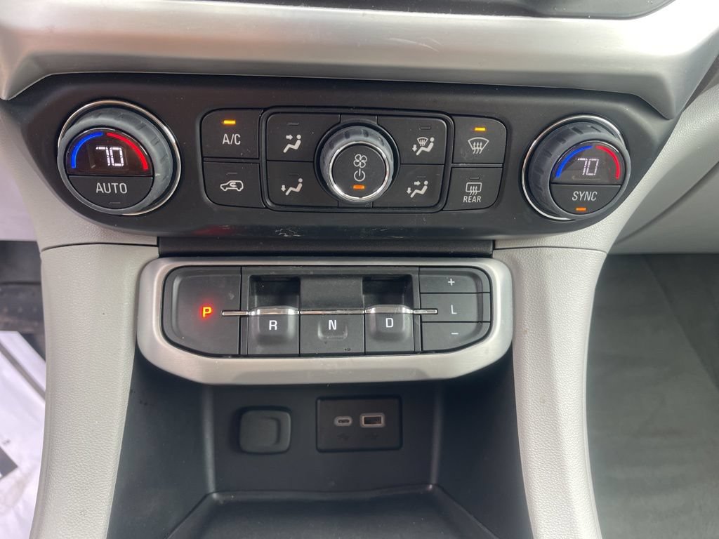 Used 2023 GMC Acadia SLE w/ Driver Convenience Package FWD image 7