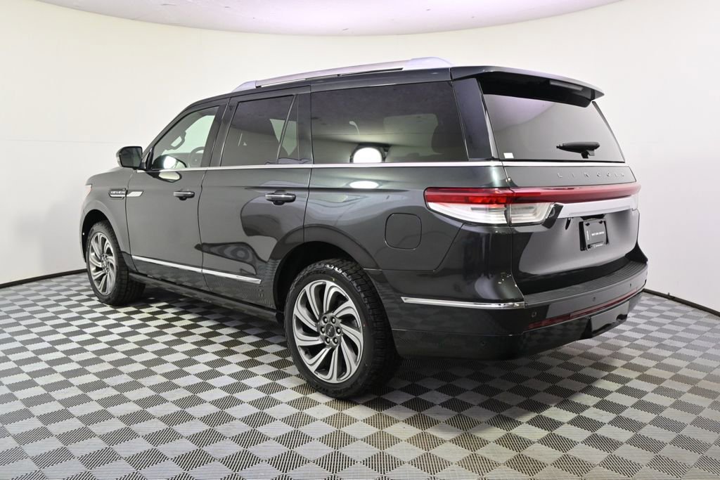 Certified 2023 Lincoln Navigator Reserve AWD/4WD image 3