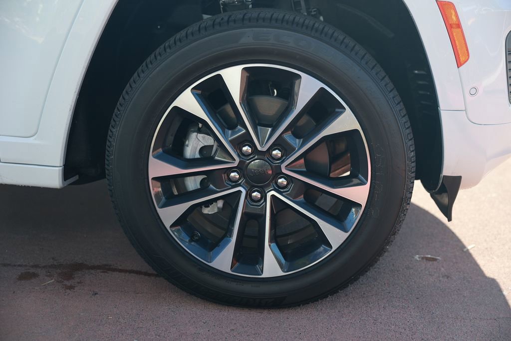 New 2025 Jeep Grand Cherokee L Overland w/ Rear Seat Video Group I image 8