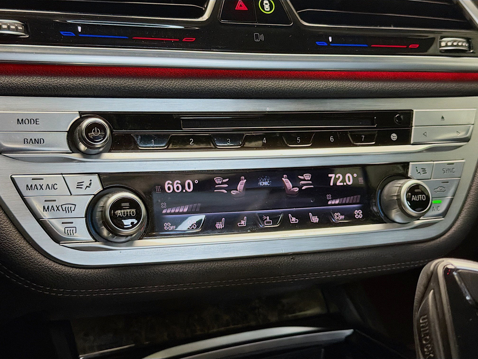 Used 2016 BMW 750i RWD image 10