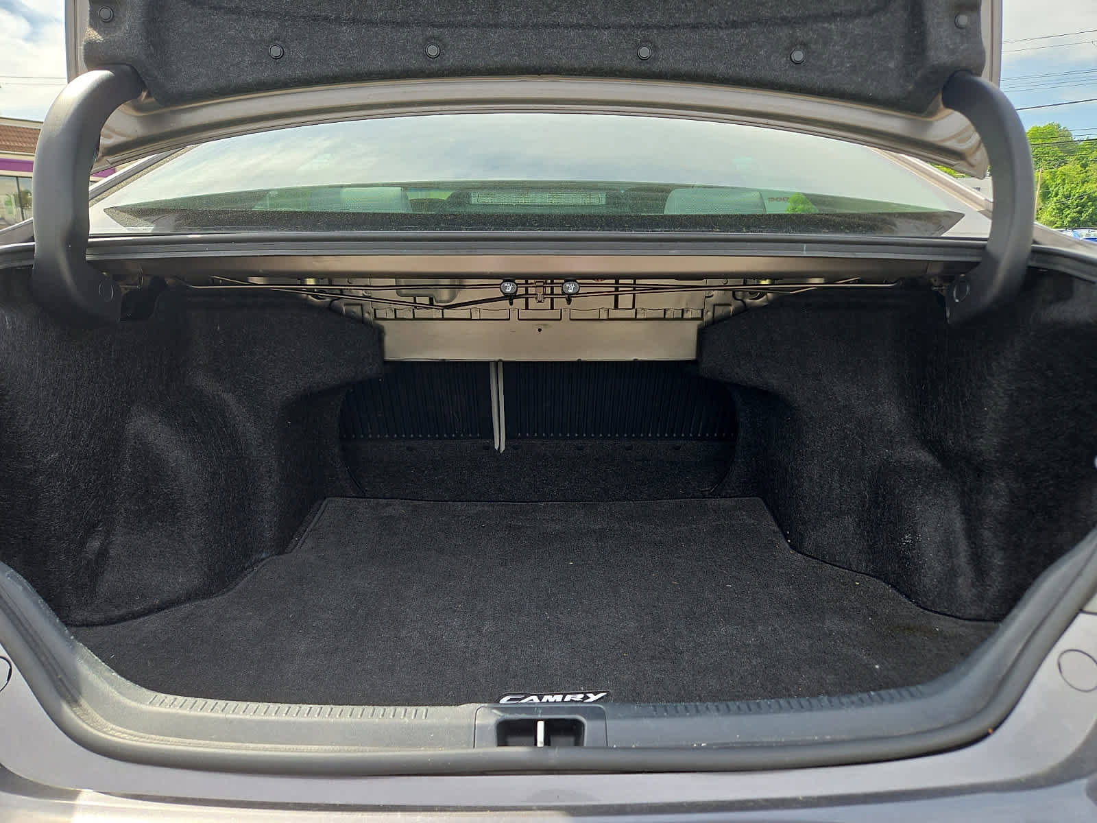 Used 2015 Toyota Camry LE FWD image 28