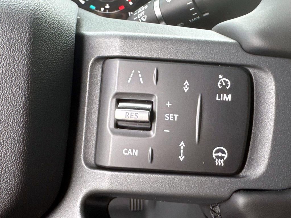 New 2025 Land Rover Defender 130 X-Dynamic SE image 26