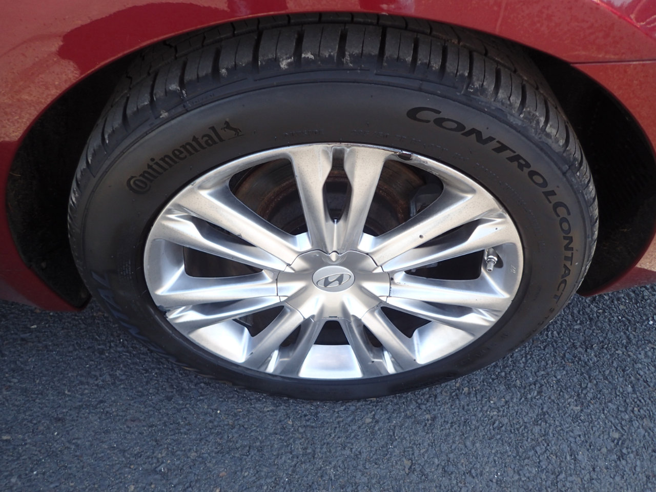 Used 2011 Hyundai Genesis 4.6 image 26