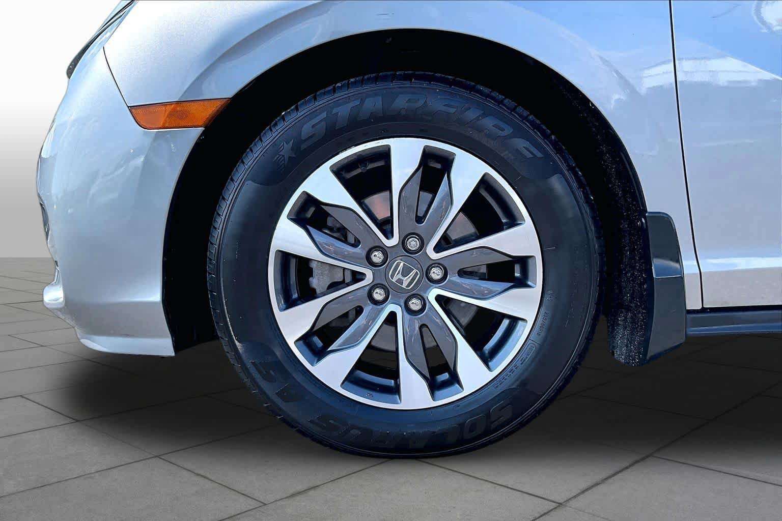 Used 2023 Honda Odyssey EX-L image 11