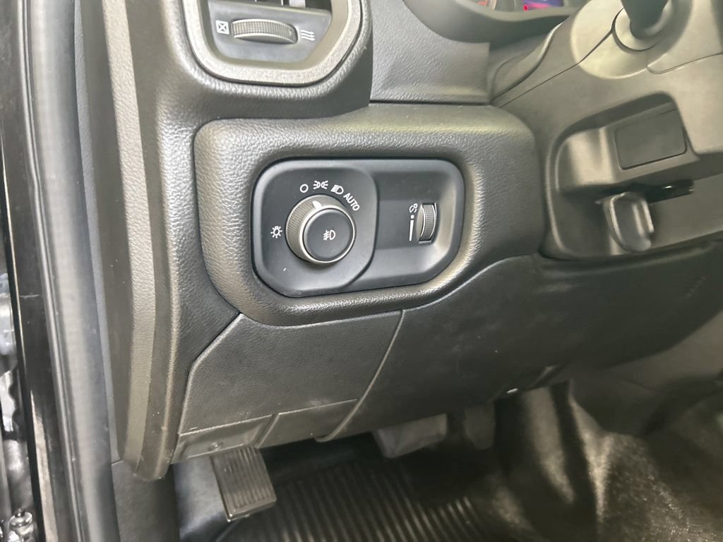 Used 2025 RAM 5500 Tradesman w/ Chrome Appearance Group AWD/4WD image 36