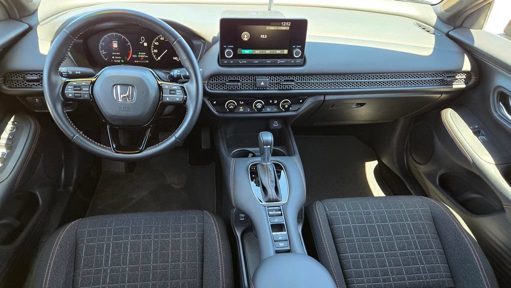 Used 2025 Honda HR-V Sport image 12