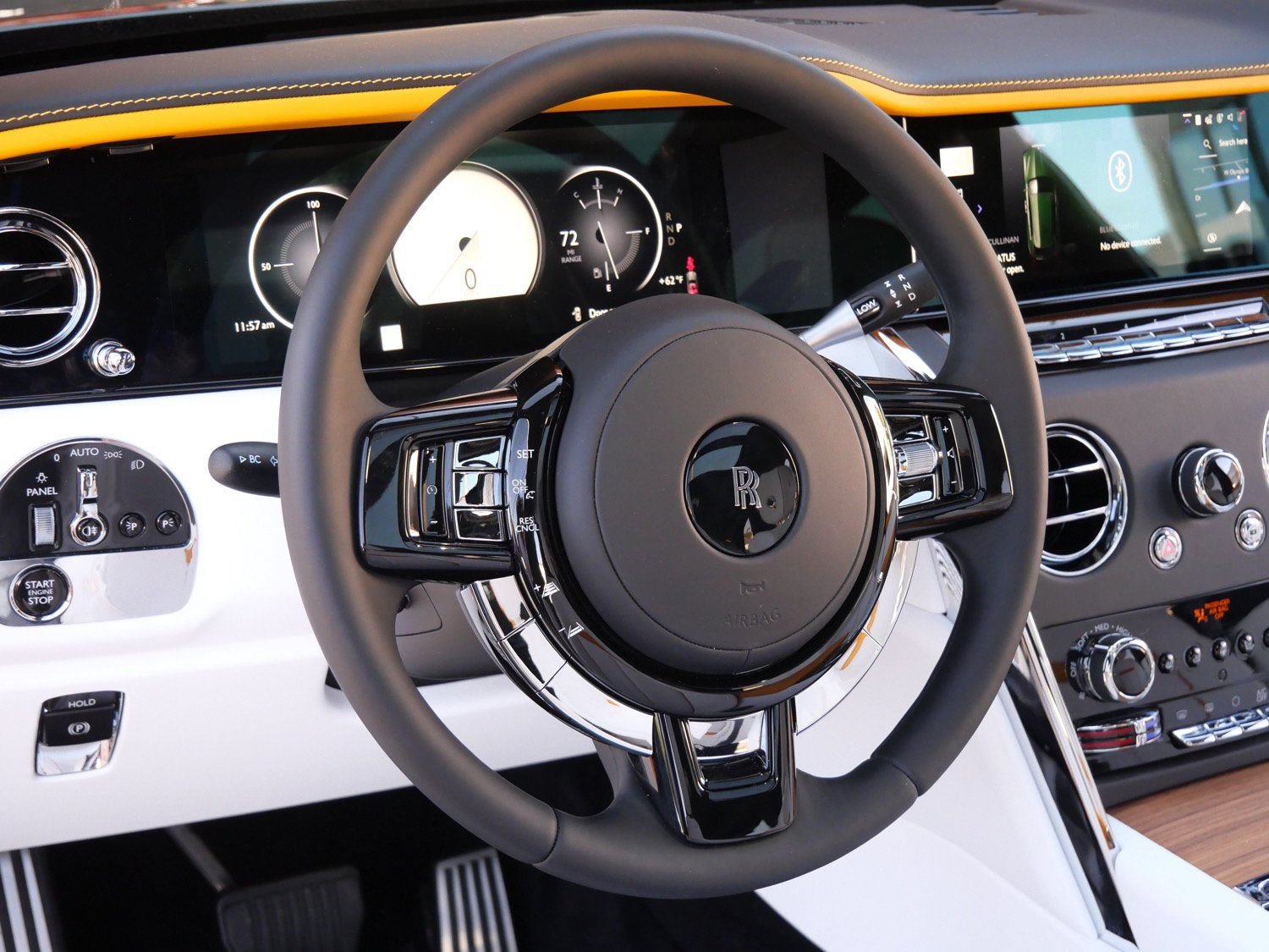 Used 2026 Rolls-Royce Cullinan AWD/4WD image 17