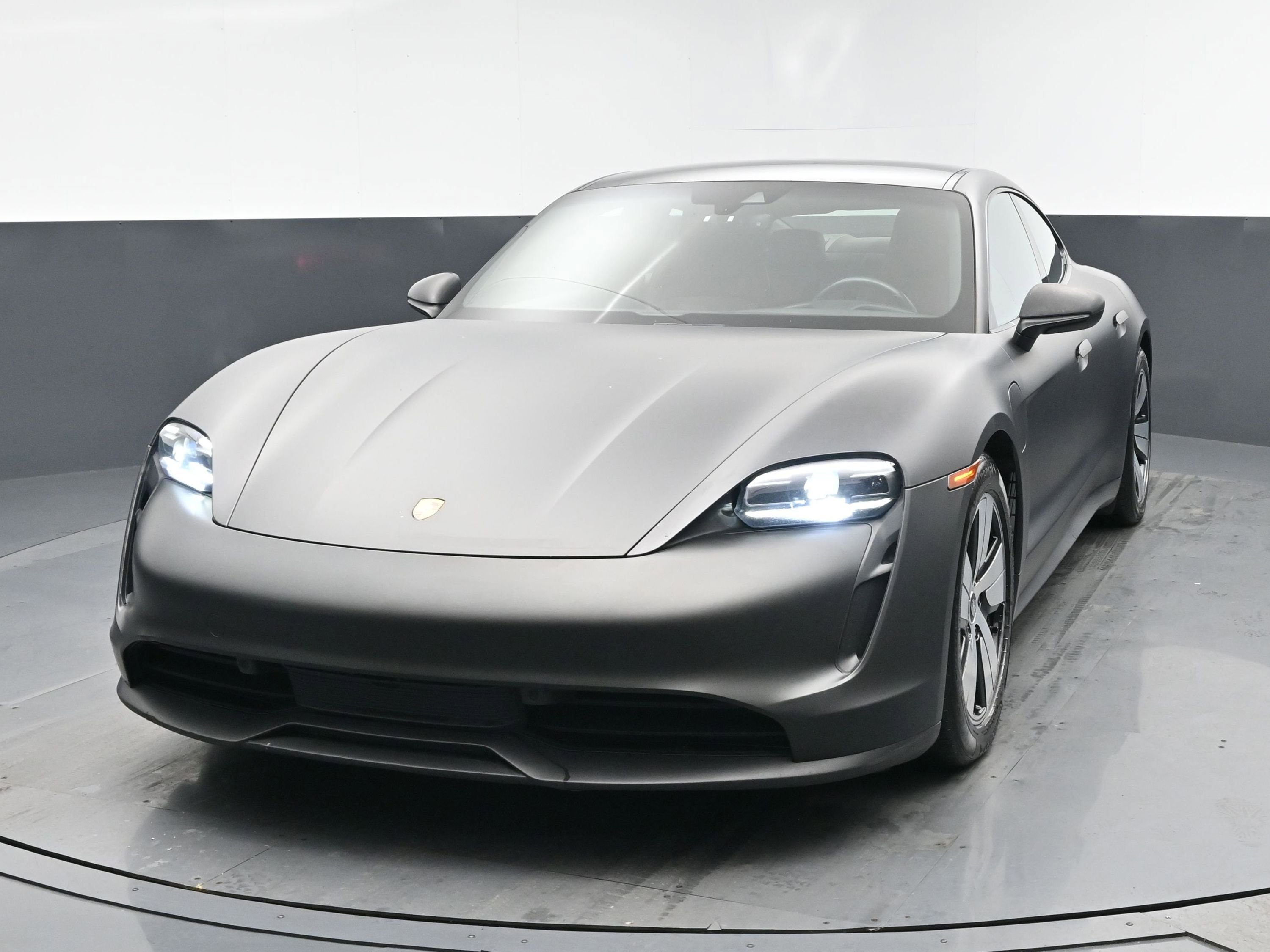 Used 2020 Porsche Taycan 4S image 17