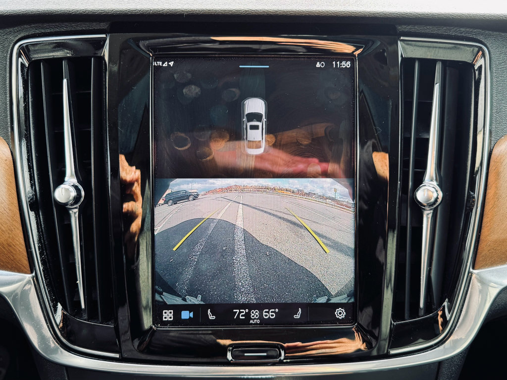 Used 2022 Volvo S90 B6 Momentum image 15