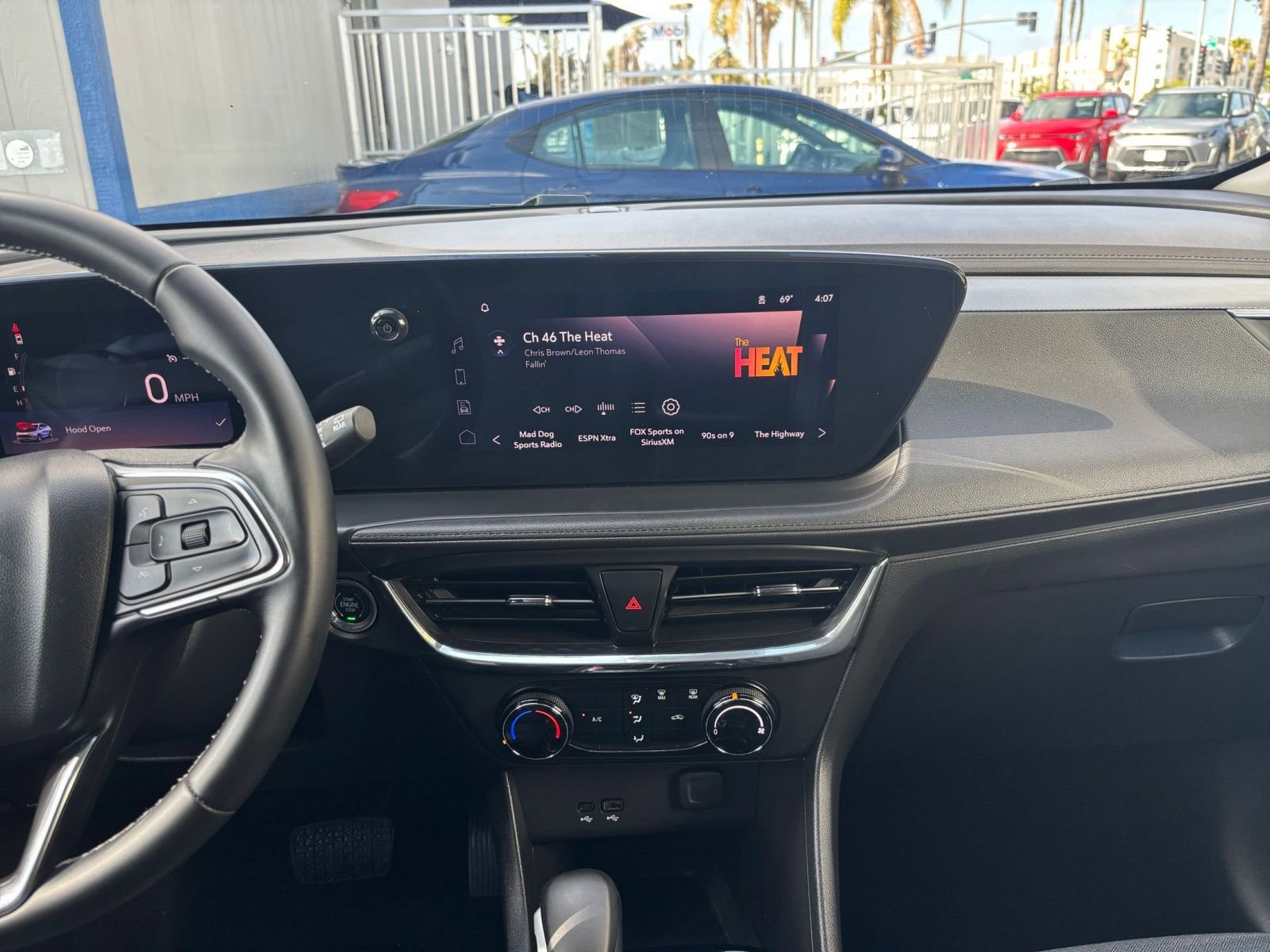 Used 2025 Buick Encore GX Preferred FWD image 17