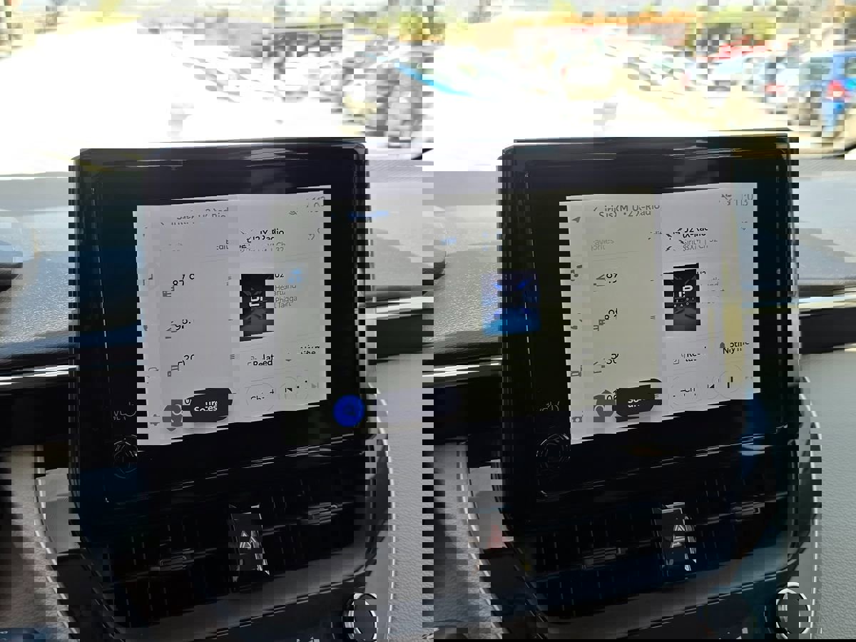 Used 2023 Toyota Corolla LE image 34