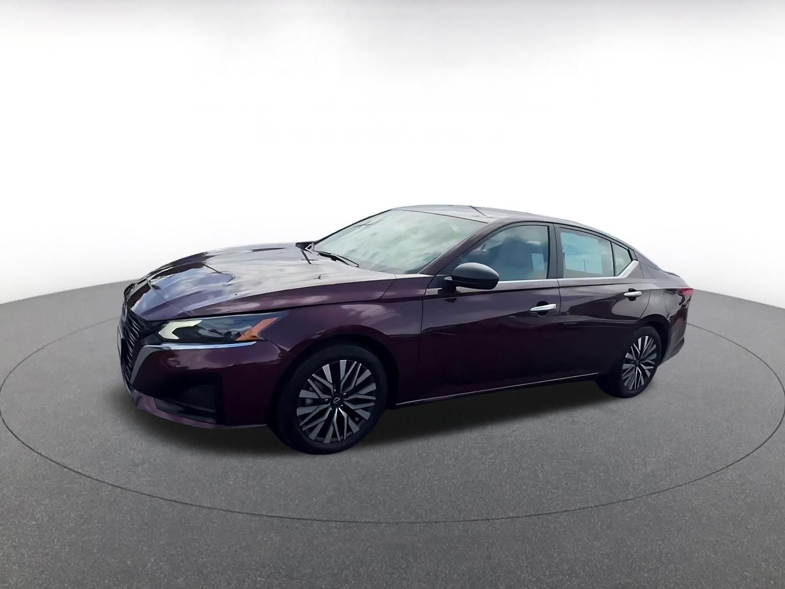 Used 2025 Nissan Altima 2.5 SV FWD image 8