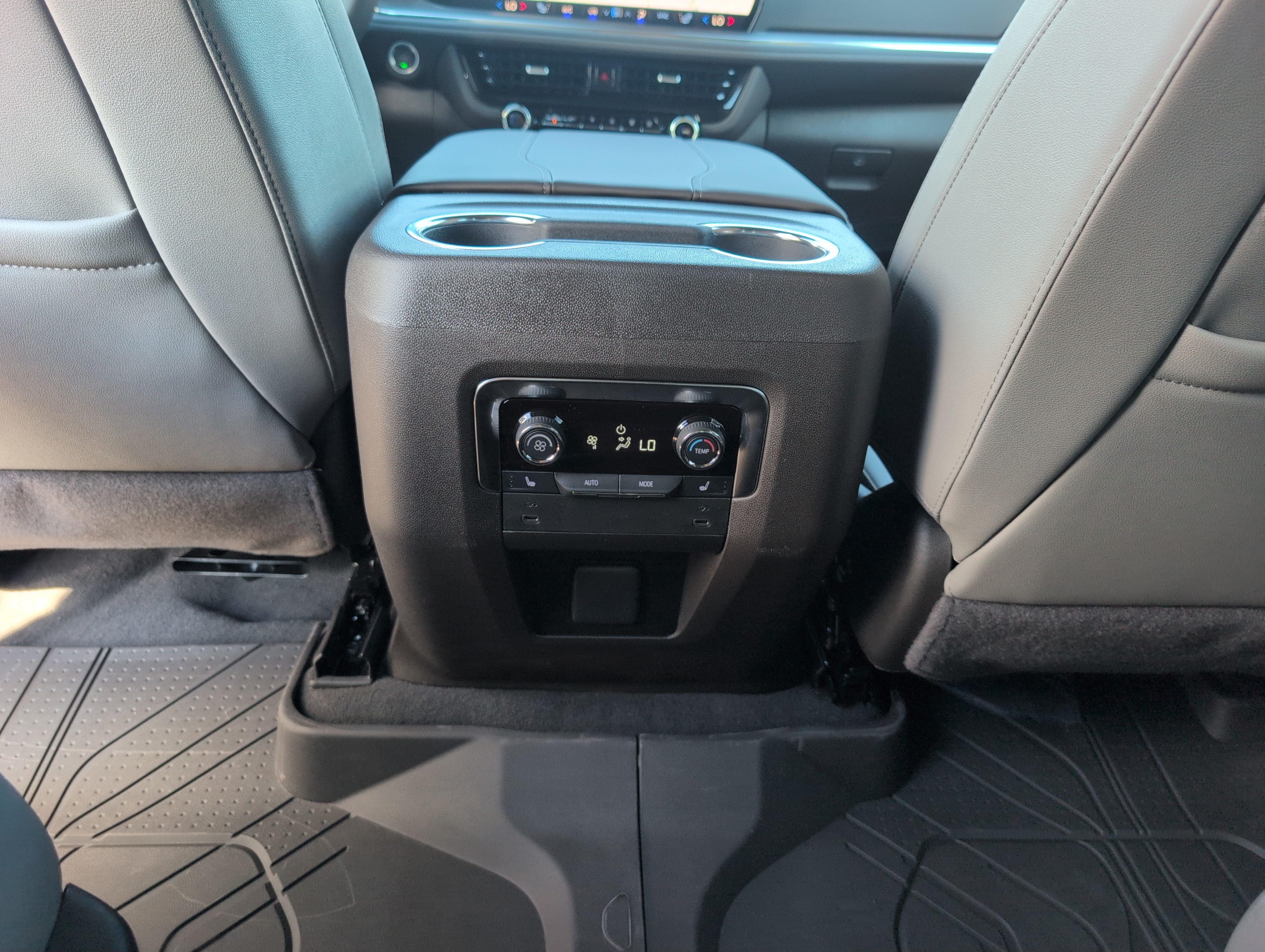 New 2026 Chevrolet Tahoe Z71 w/ Comfort Package AWD/4WD image 33