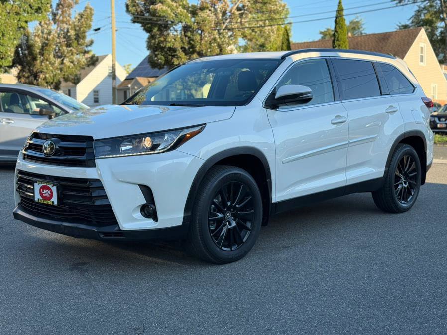 Used 2019 Toyota Highlander SE