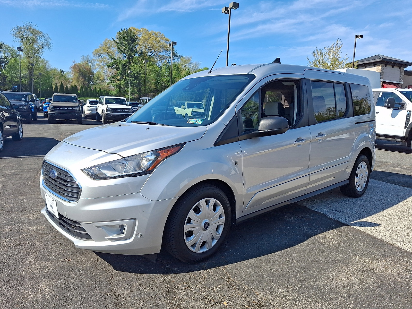 Used 2022 Ford Transit Connect XLT image 3