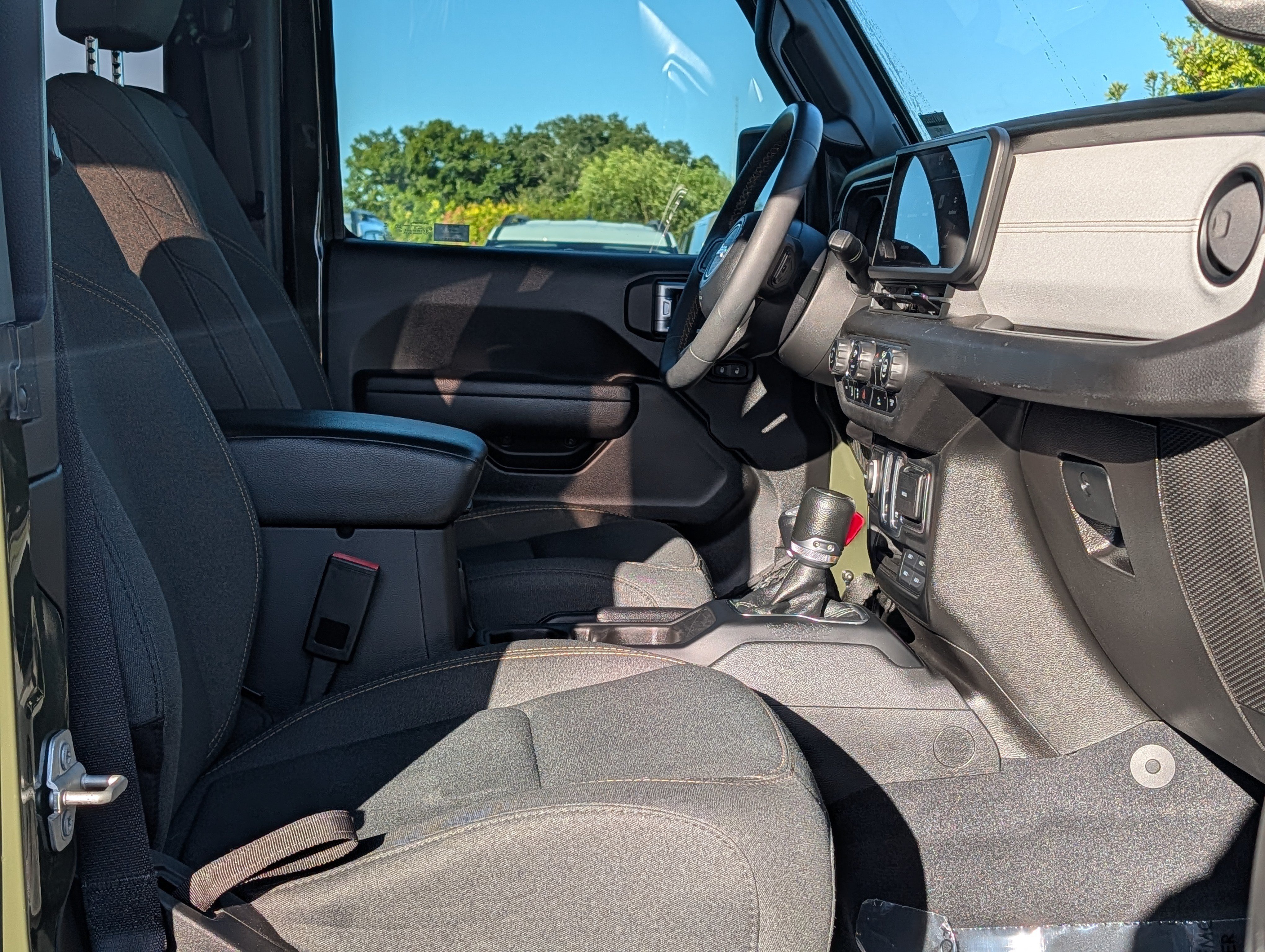 Used 2024 Jeep Wrangler Sport AWD/4WD image 15