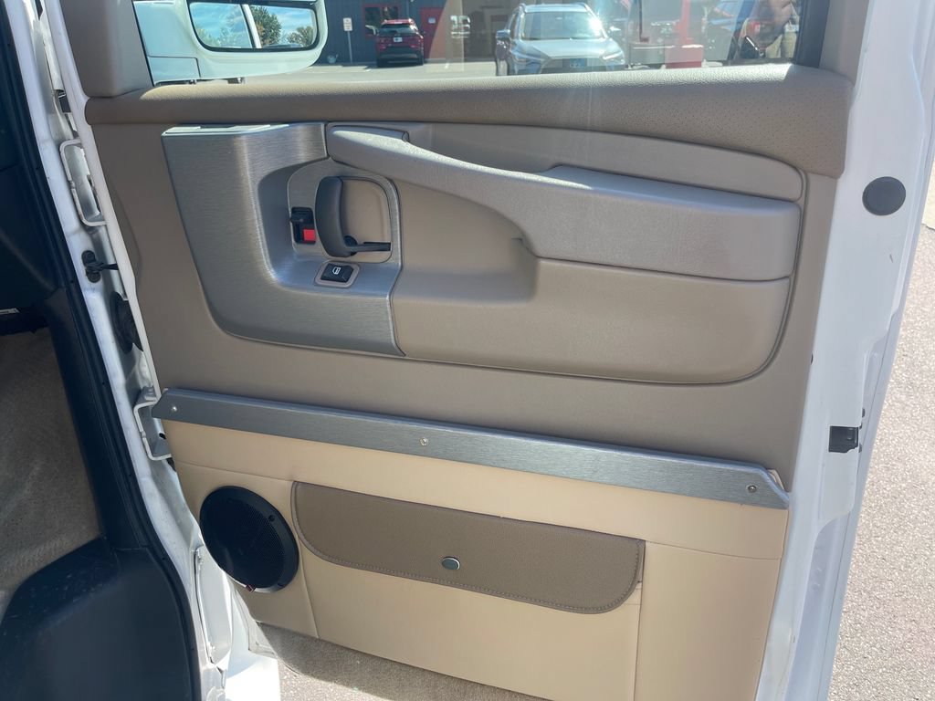 Used 2014 Chevrolet Express 1500 AWD image 34
