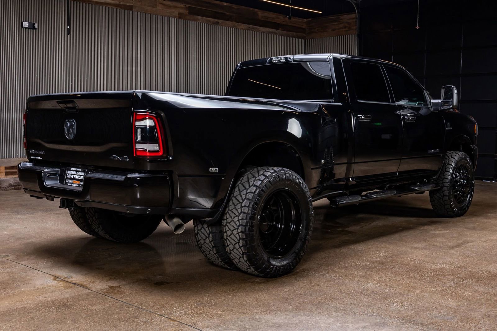 Used 2024 RAM 3500 Big Horn w/ Night Edition image 10