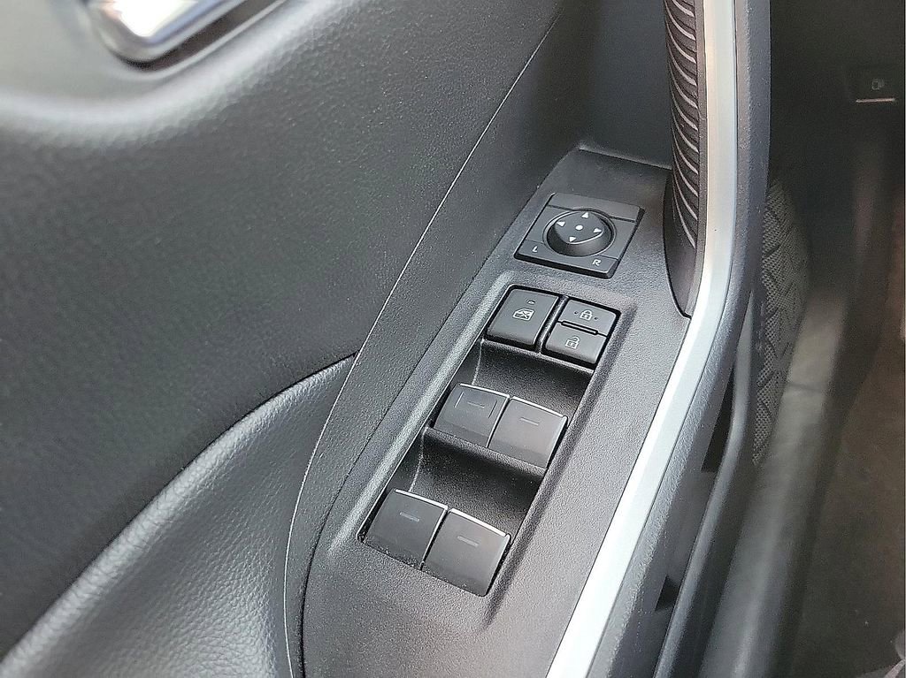 Used 2025 Toyota RAV4 XLE image 13