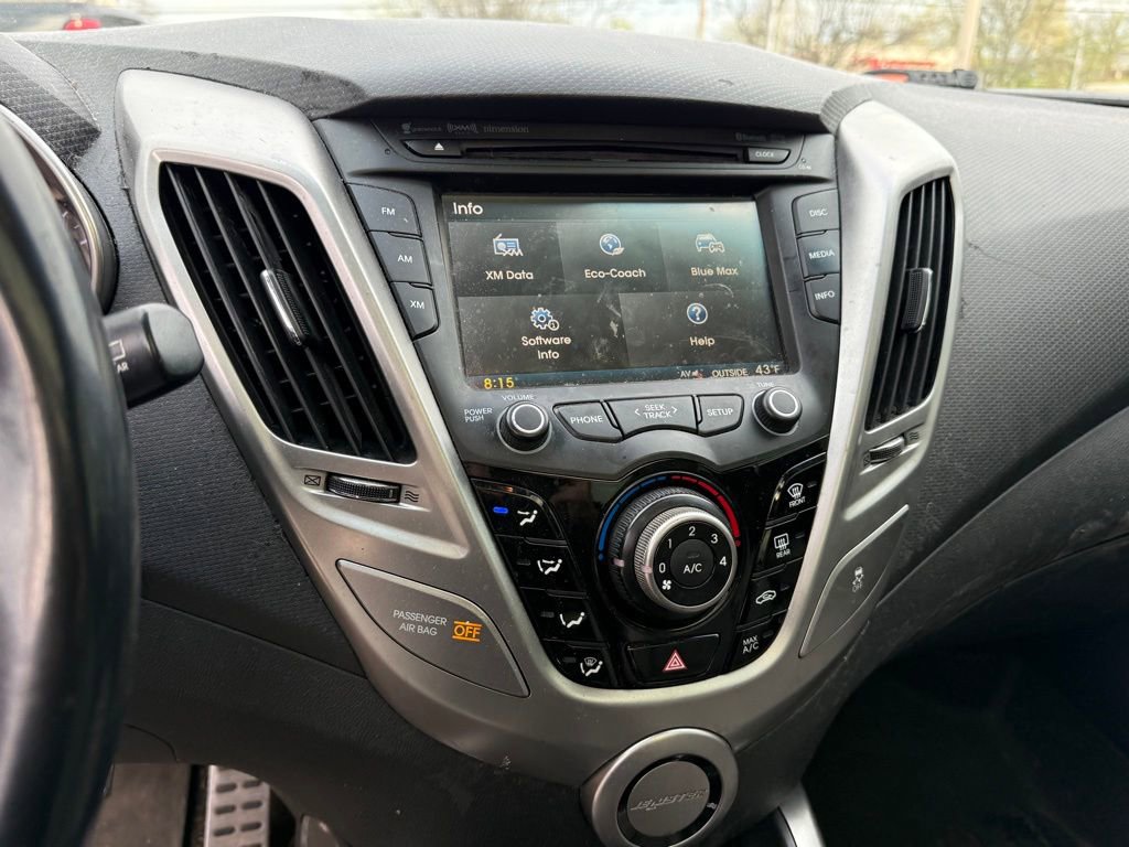 Used 2013 Hyundai Veloster w/ Style Pkg image 19