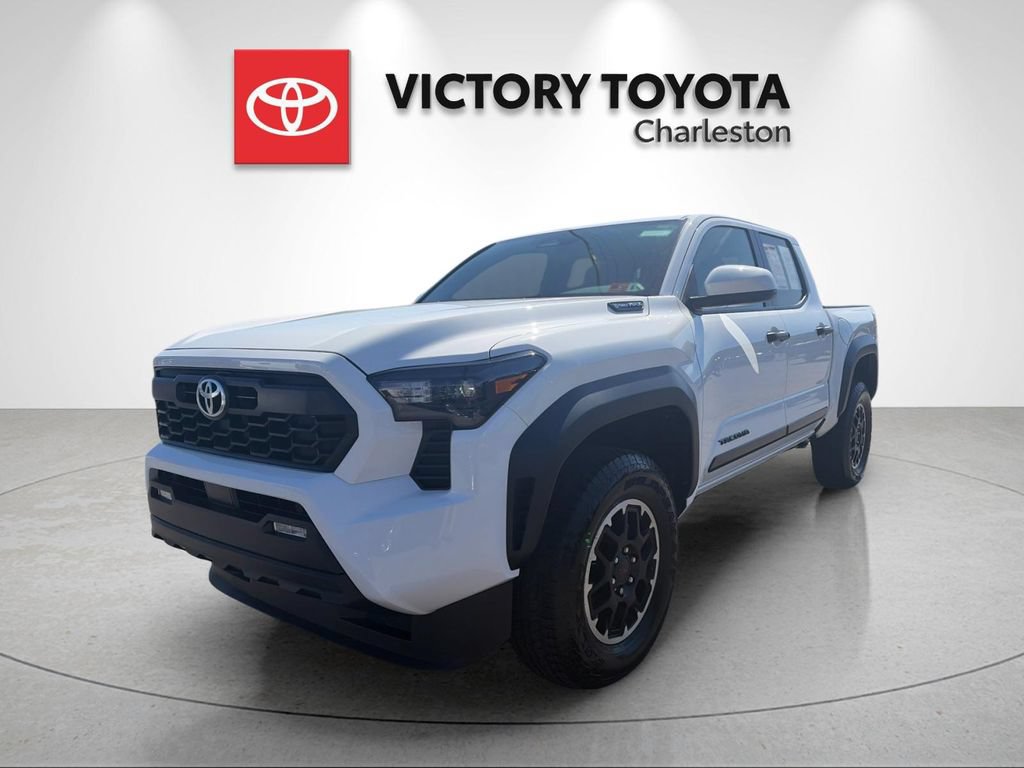 Used 2025 Toyota Tacoma TRD Off-Road AWD/4WD image 1