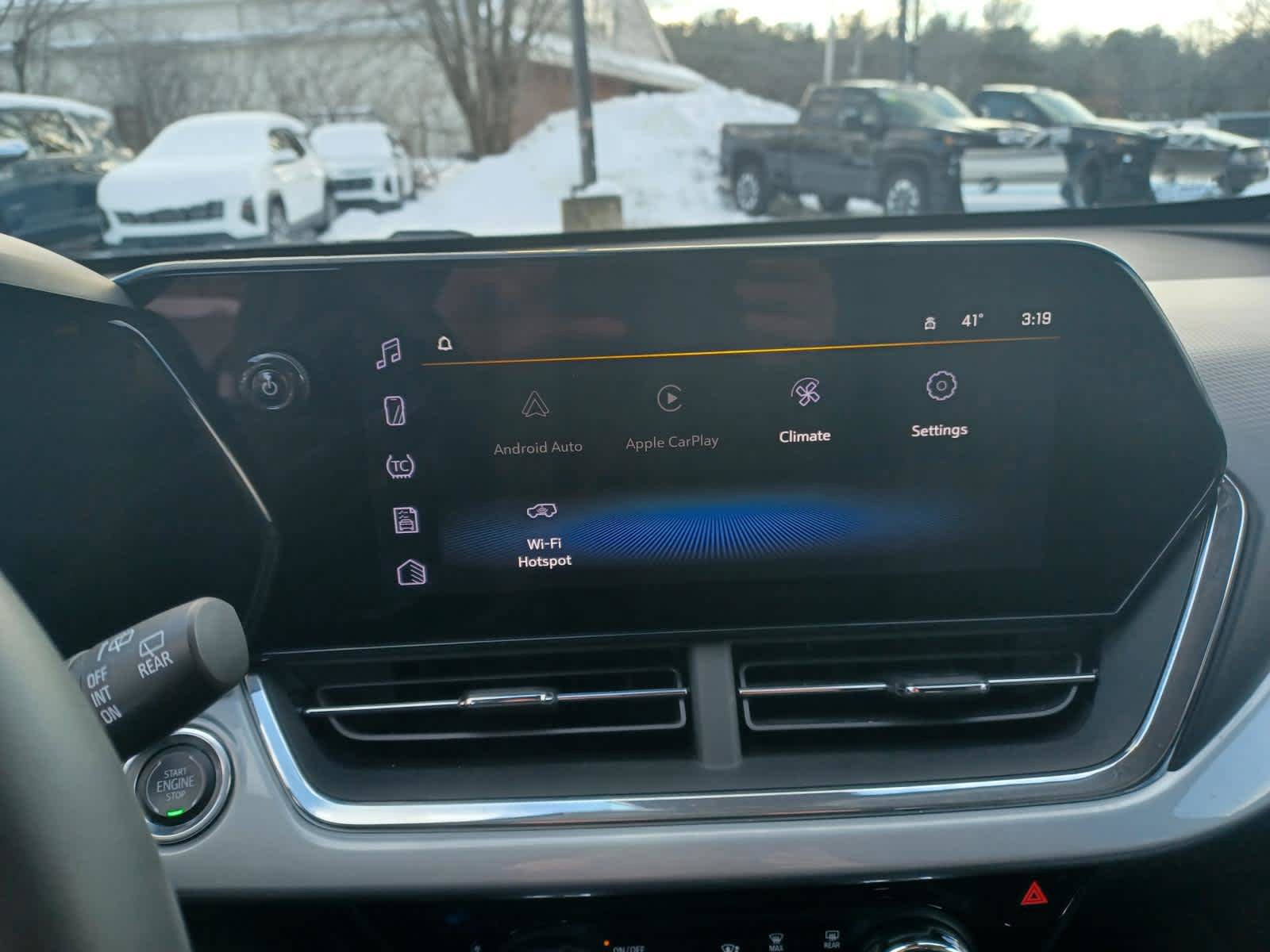 Used 2025 Chevrolet Trax LT w/ LT Convenience Package image 11