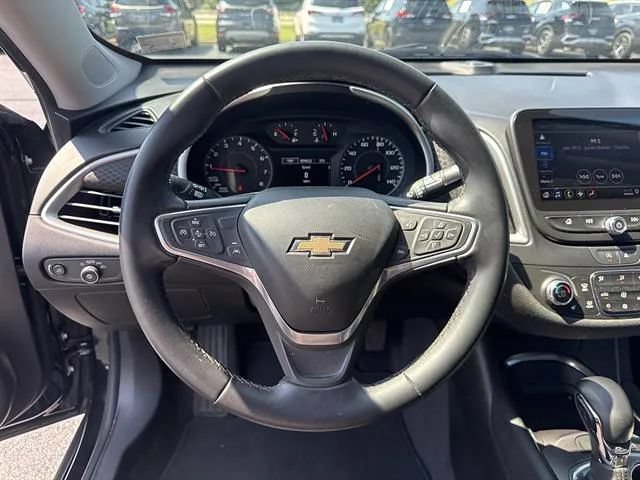 Used 2023 Chevrolet Malibu LT w/ Midnight Edition FWD image 10